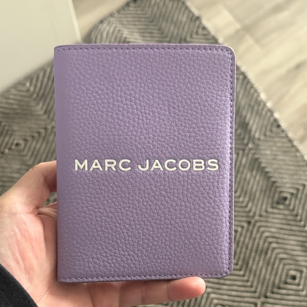 Marc Jacobs Light Gray Travel Wallet